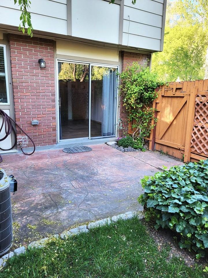 6054 S 2075 E - Photo 2 of 29