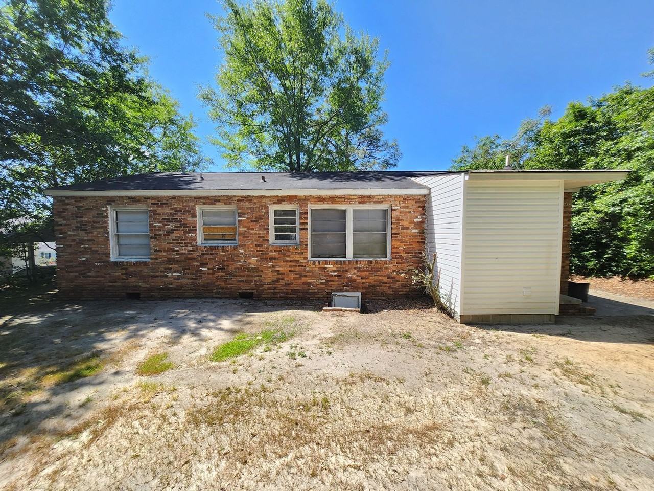 2427 Young Dr - Photo 3 of 20