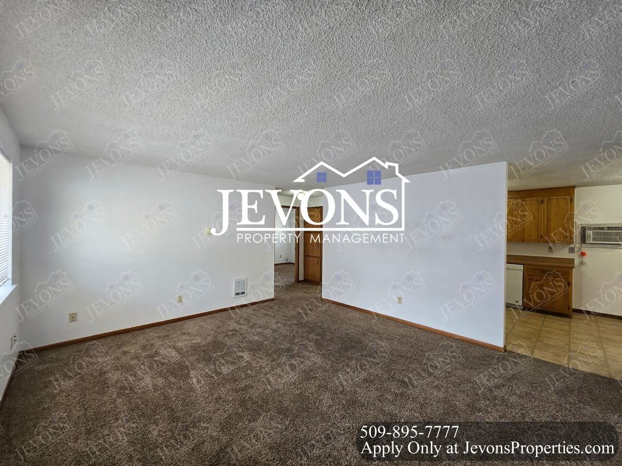 309-311 S 3rd St, Selah, WA 98942 - Photo 5 of 15