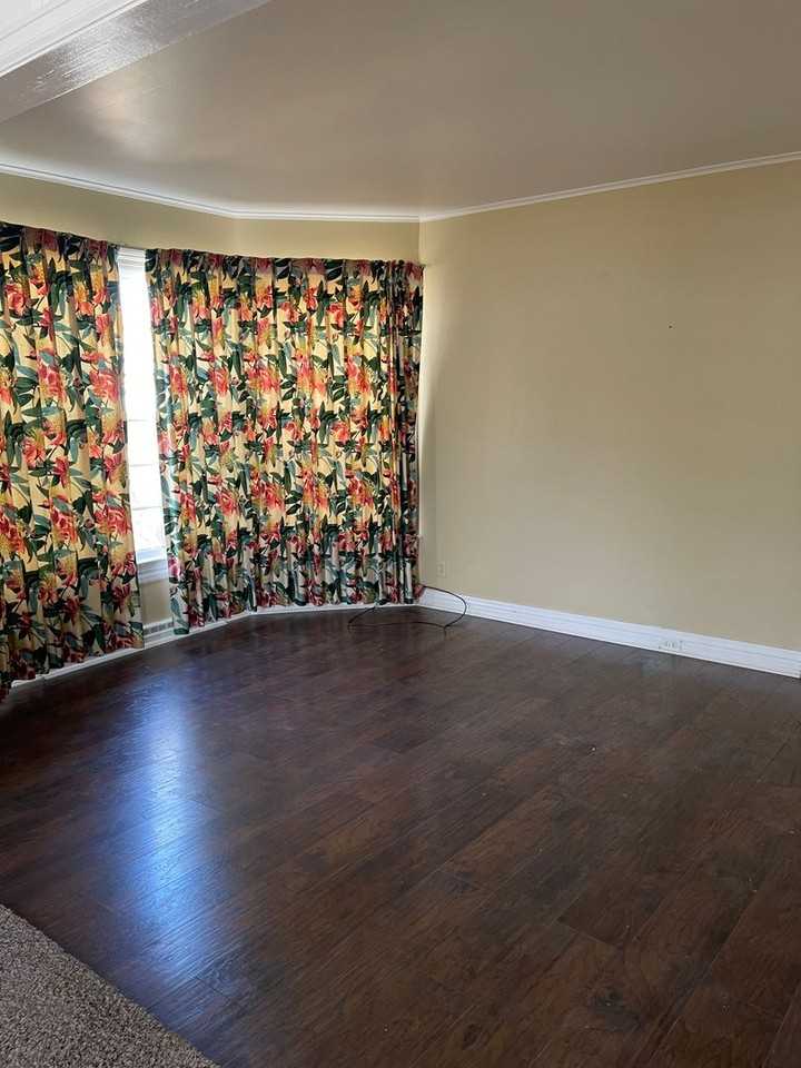 502 Pike Ave - Photo 3 of 21