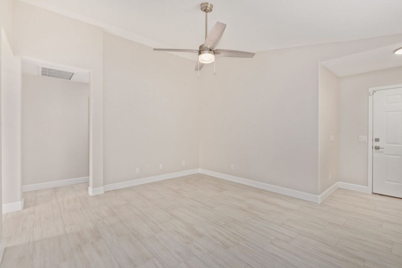 11211 W Heatherbrae Dr - Photo 3 of 22