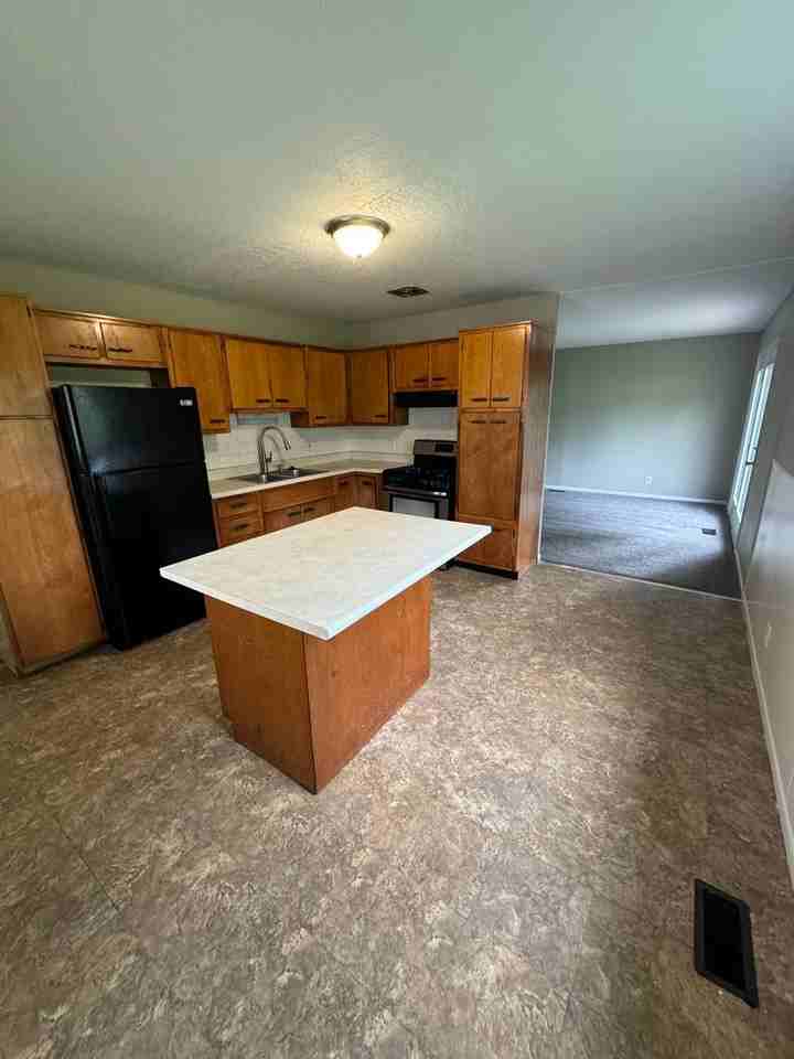 1428 Tulip Tree Rd - Photo 3 of 7