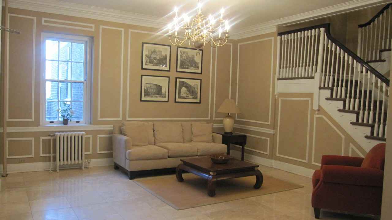 Kingsway Apartments - Photo 5 of 29