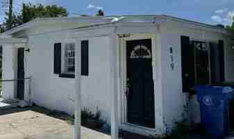 featured image of 819 29th St E