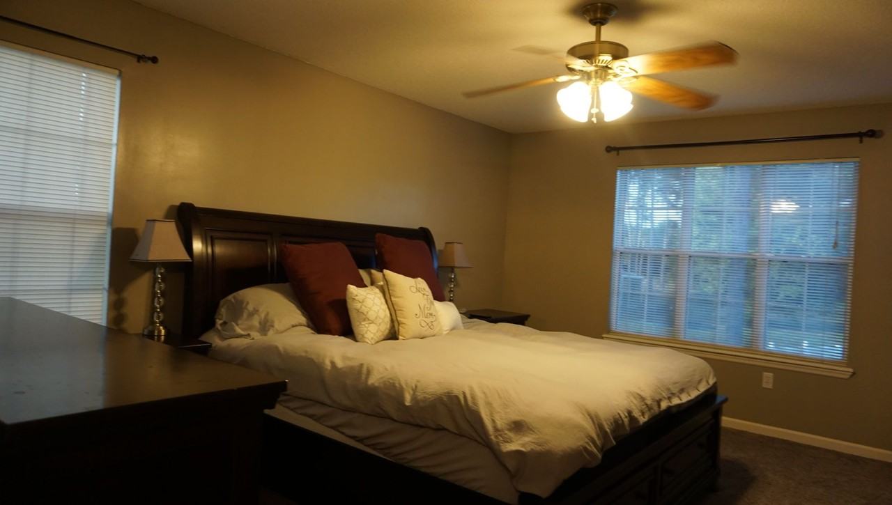 2602 Carmon Dr - Photo 3 of 34