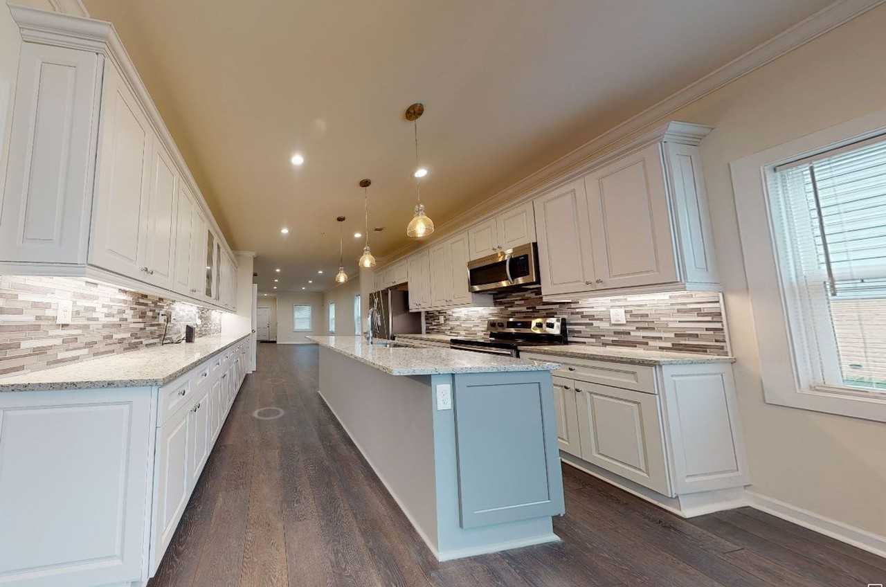 5703 Crestwood Pl - Photo 2 of 19