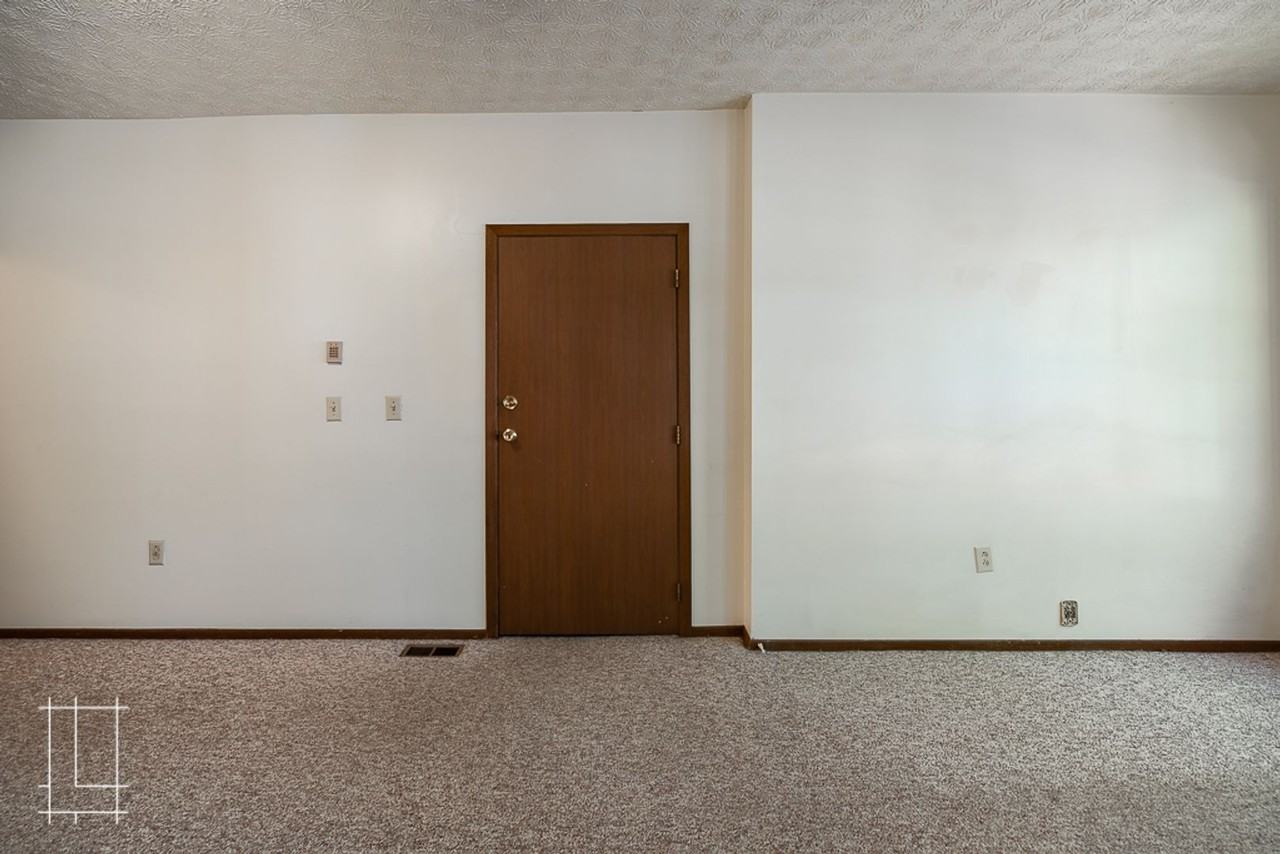 1119 Pennsylvania Ave - Photo 5 of 49