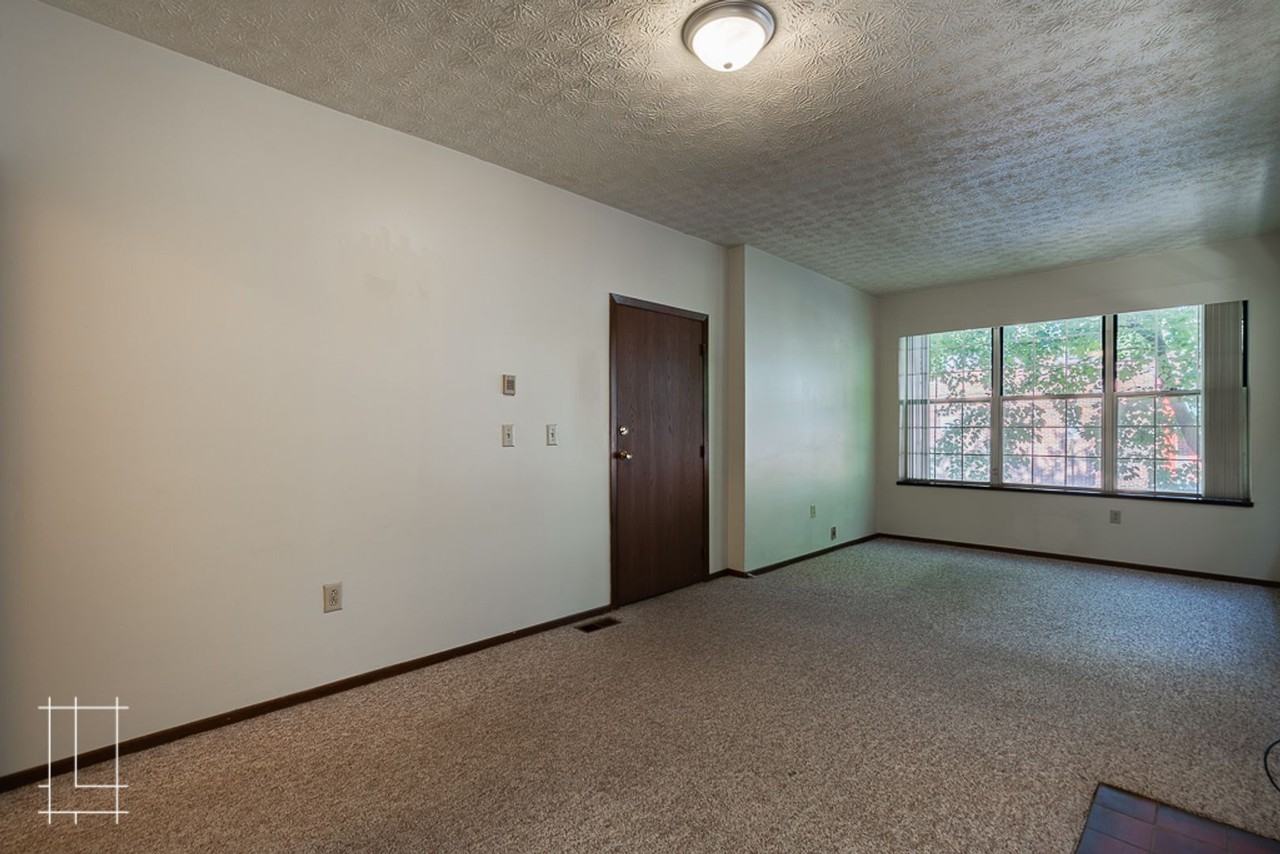 1119 Pennsylvania Ave - Photo 6 of 49