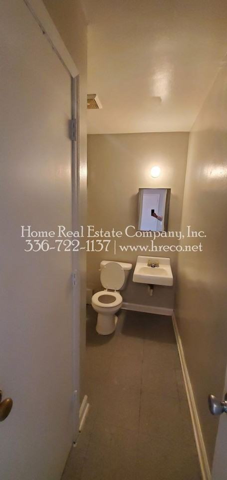 2336 Cherry St #C - Photo 6 of 8