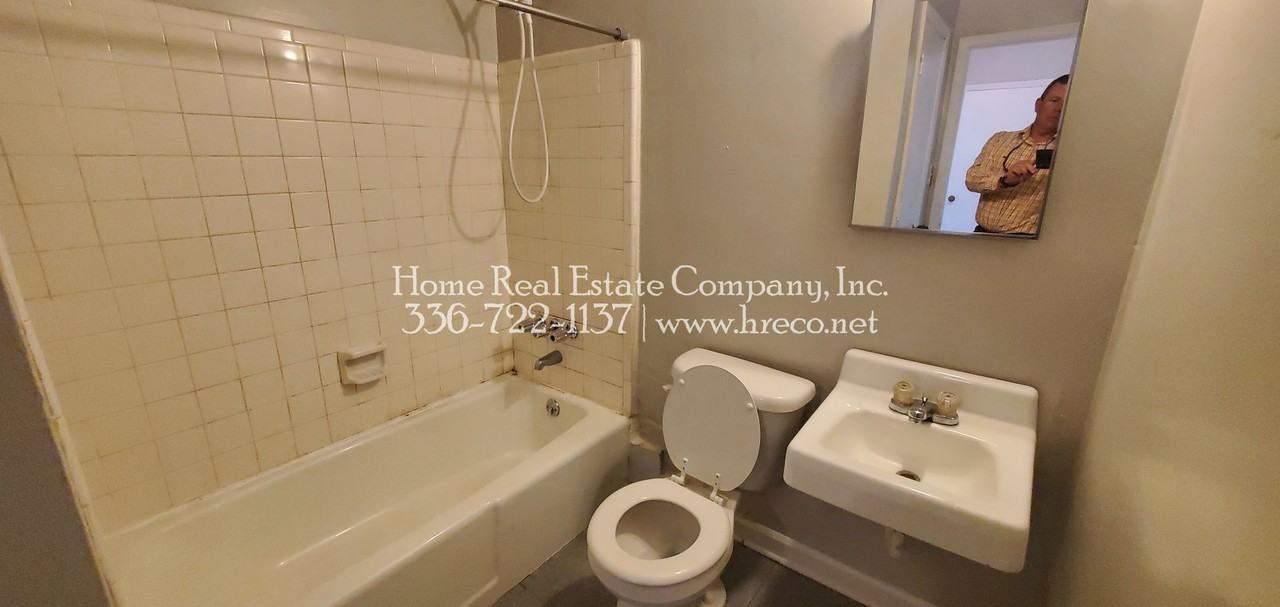 2336 Cherry St #C - Photo 7 of 8