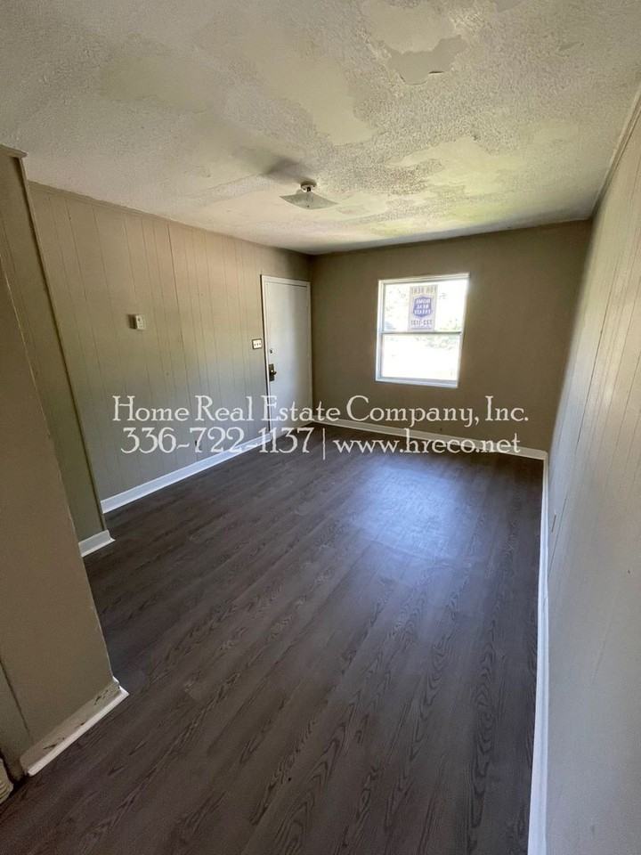615 W 23rd St #D - Photo 2 of 7