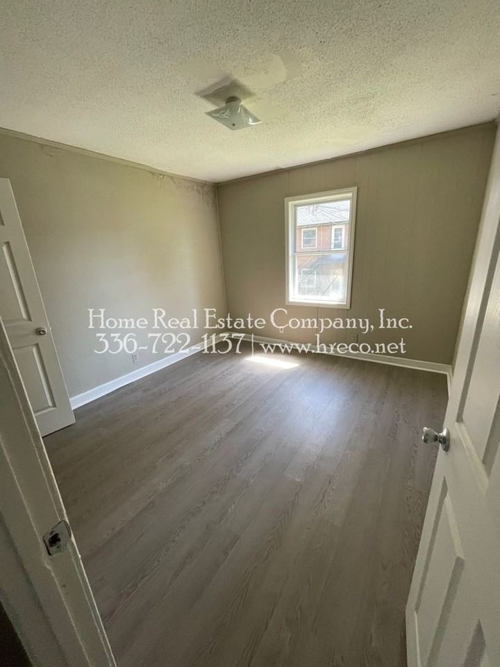 615 W 23rd St #D - Photo 4 of 7