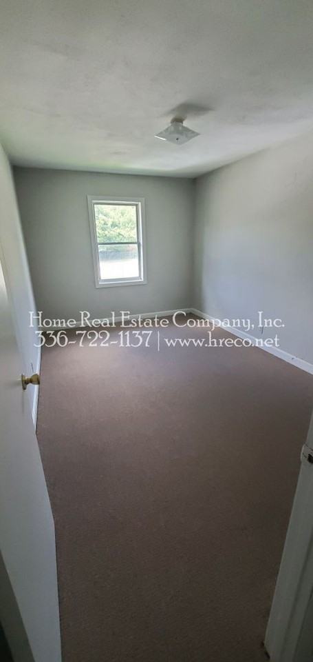 617 W 23rd St #D - Photo 3 of 7