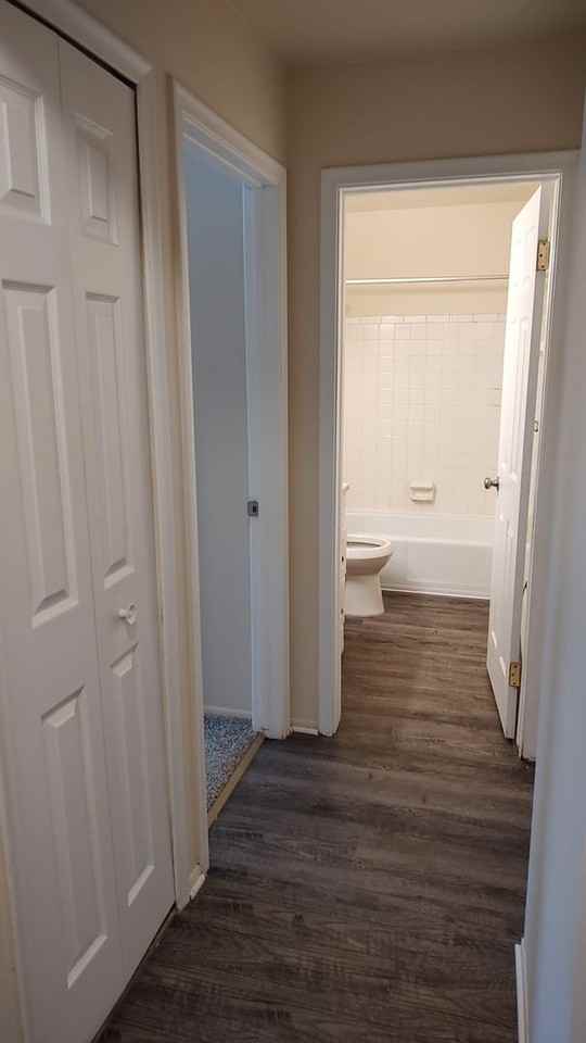 East Knoll Apartments (Renewed Investments II LLC) - Photo 6 of 31