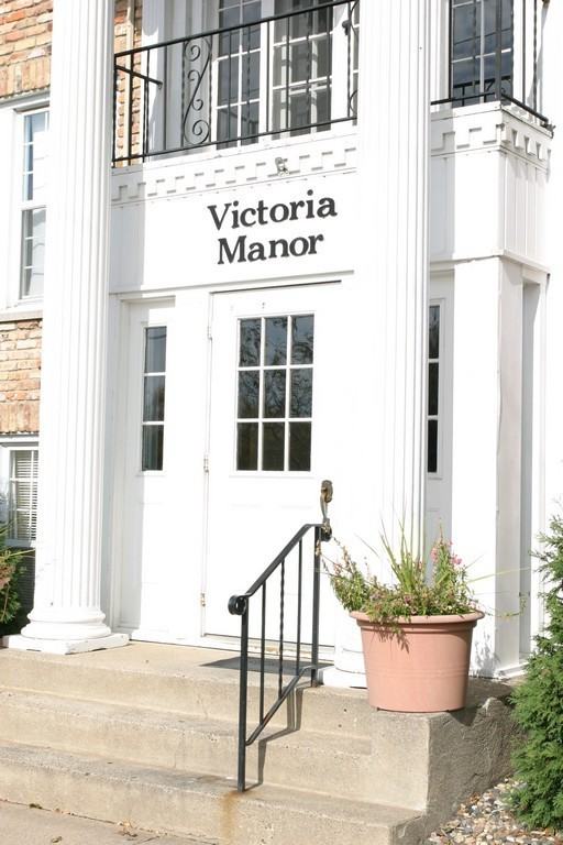 Victoria Manor Apartments - Photo 2 of 8