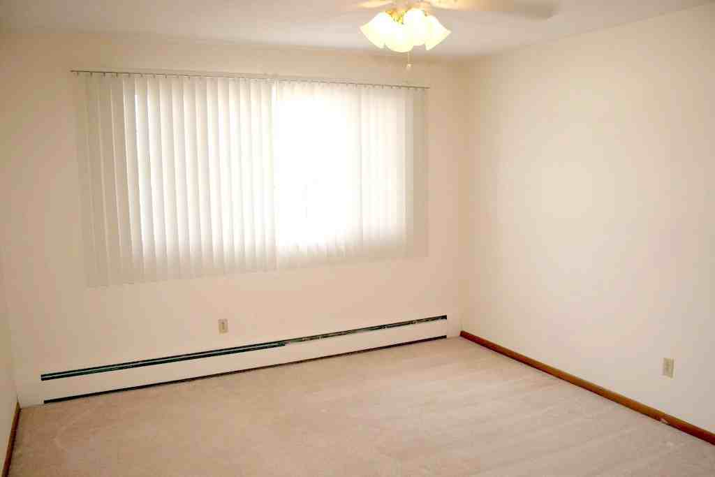 Victoria Manor Apartments - Photo 4 of 8