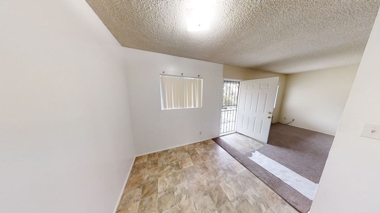 753-763 N California Ave - Photo 3 of 5