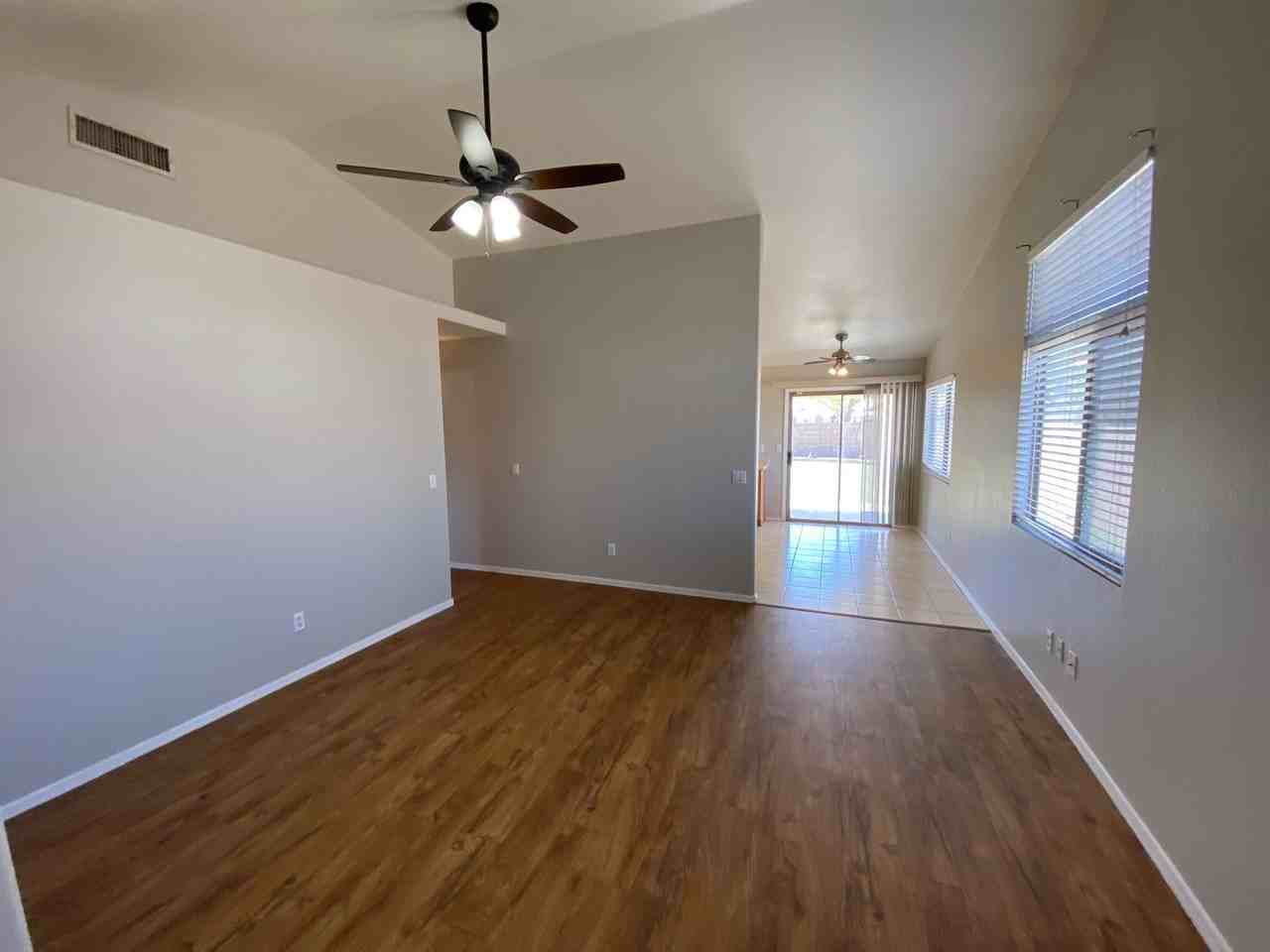 30351 N Maple Chase Dr - Photo 4 of 27