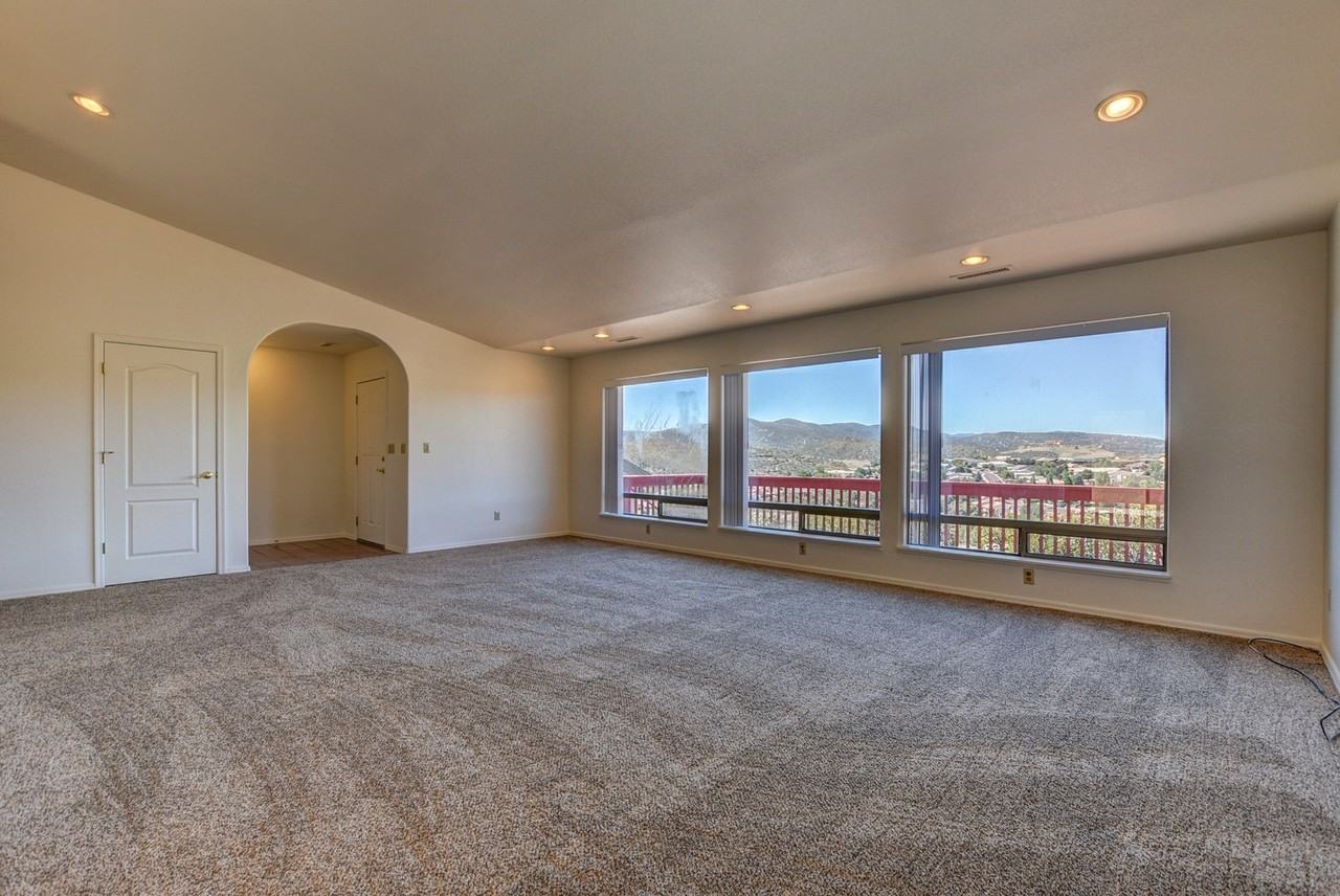 1911 Atlantic Ave - Photo 5 of 32