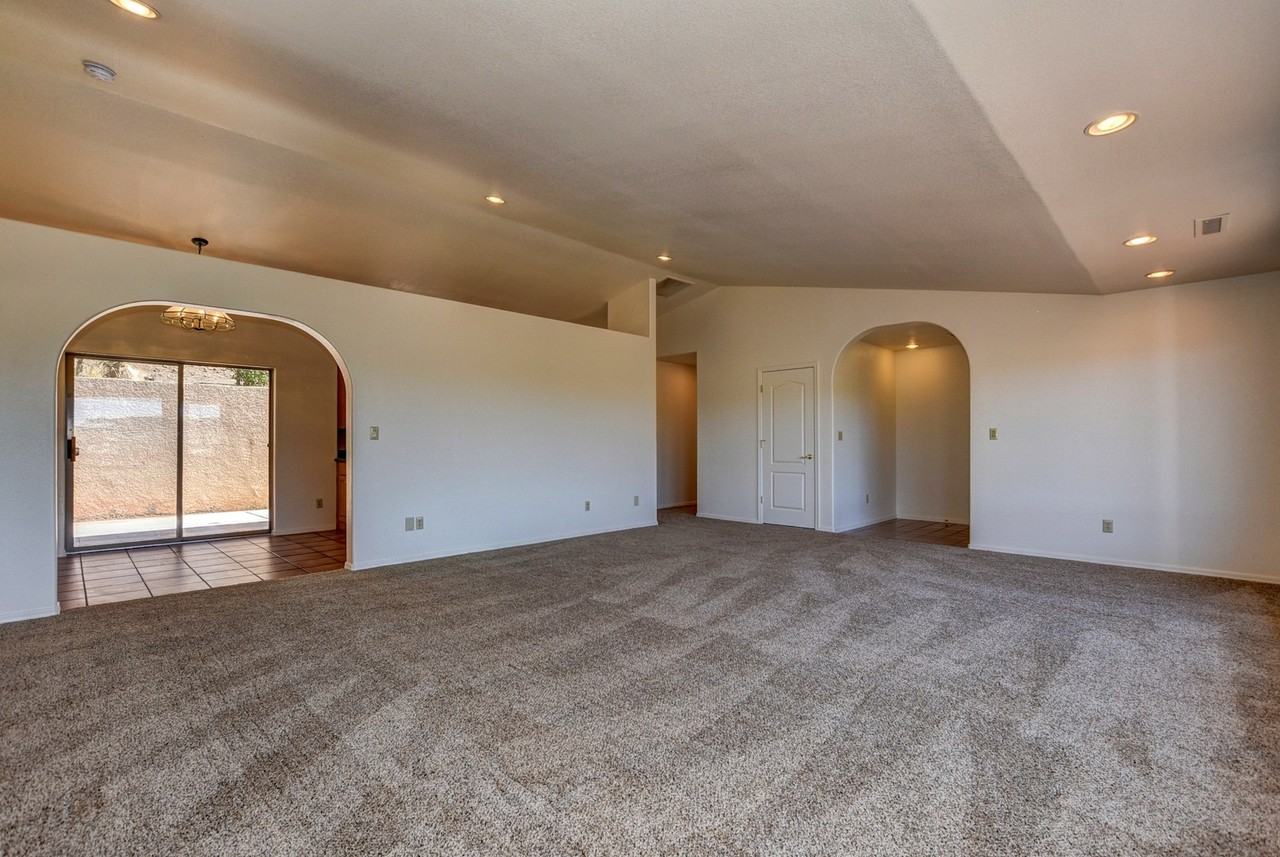 1911 Atlantic Ave - Photo 7 of 32