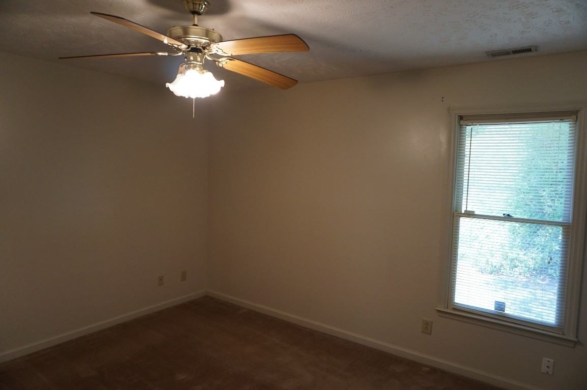 2808 Rosemeade Dr - Photo 3 of 12