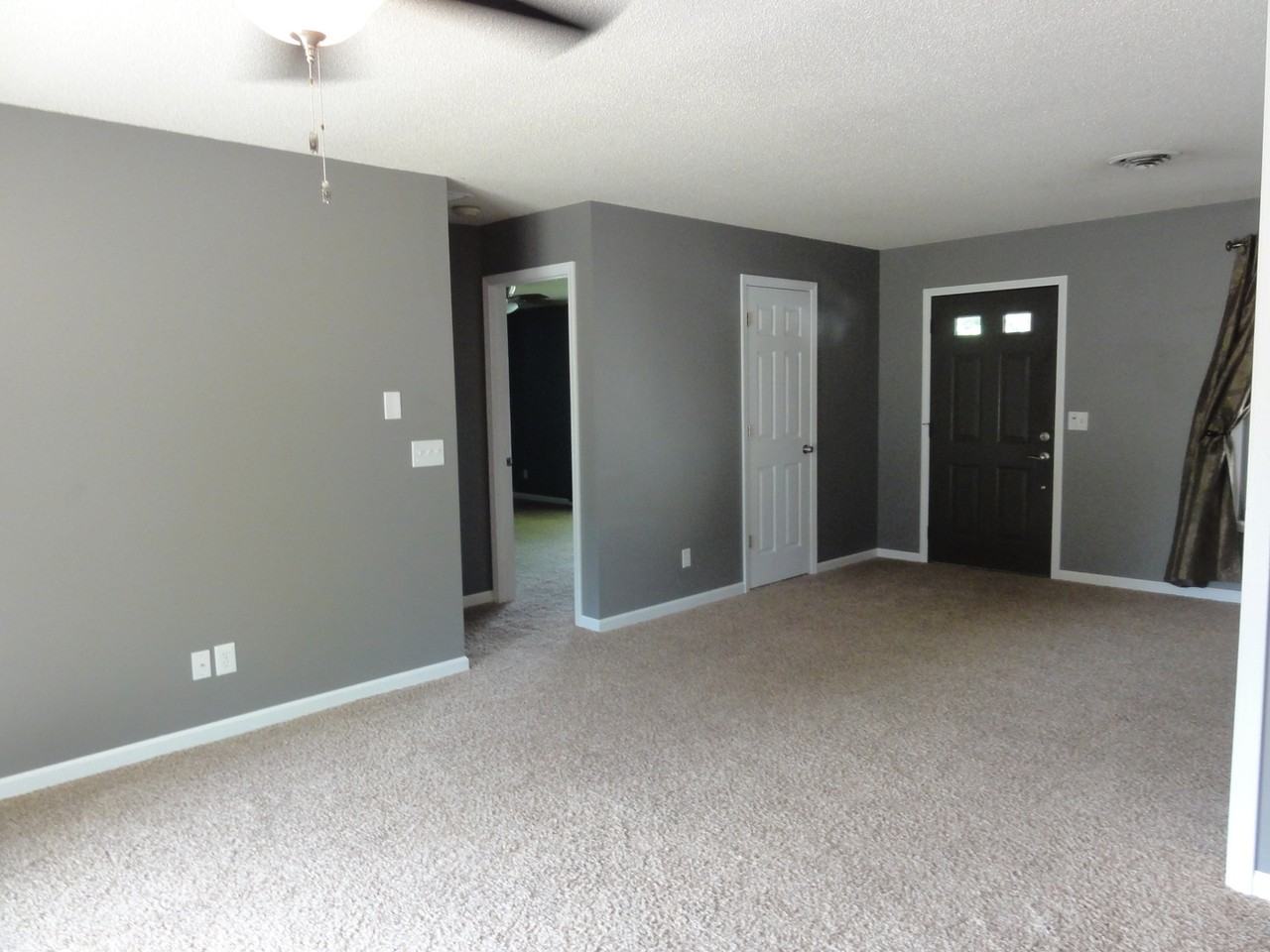 709 Wheatland Dr - Photo 3 of 17