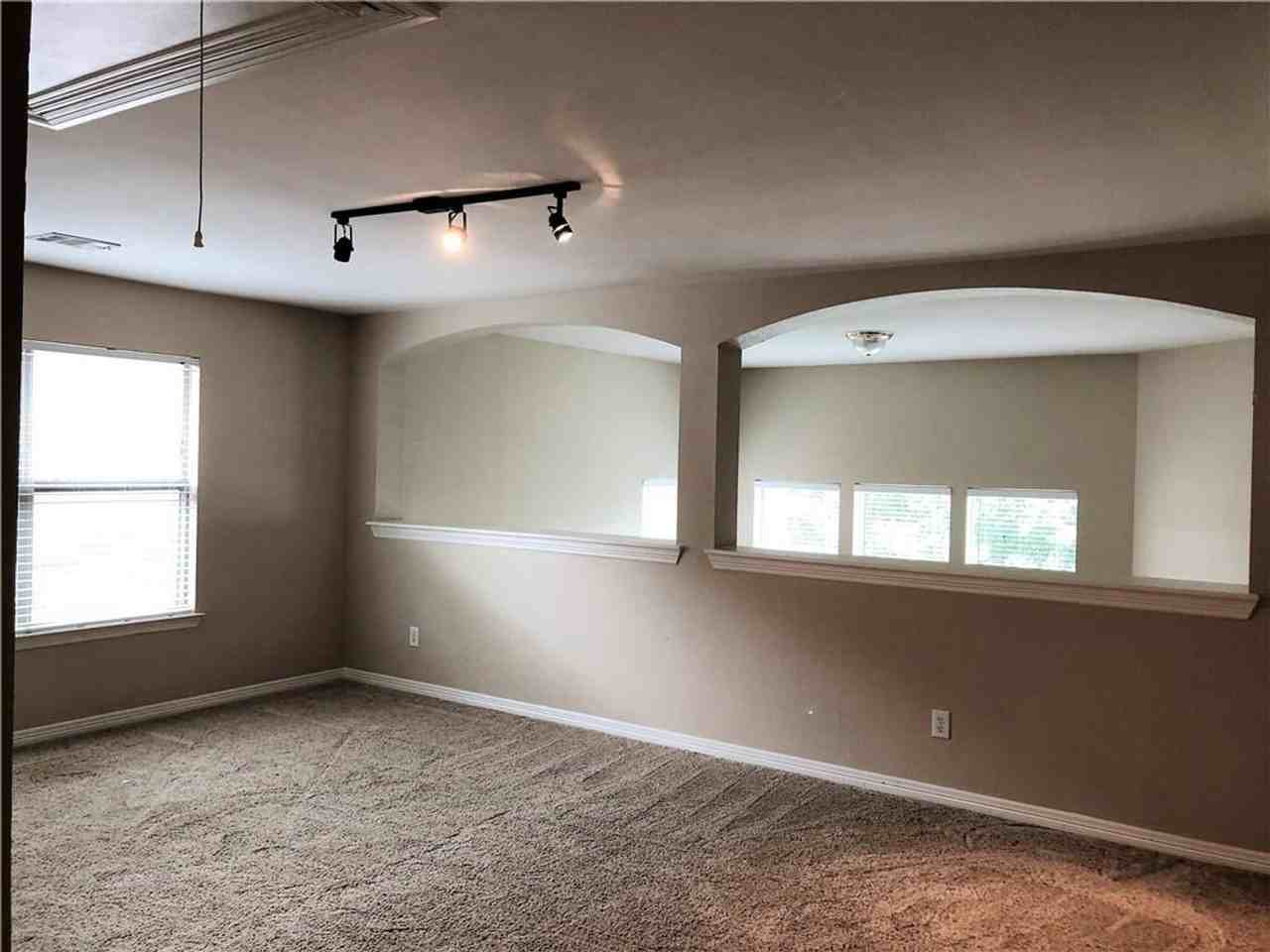 4621 Brighton Dr - Photo 7 of 7
