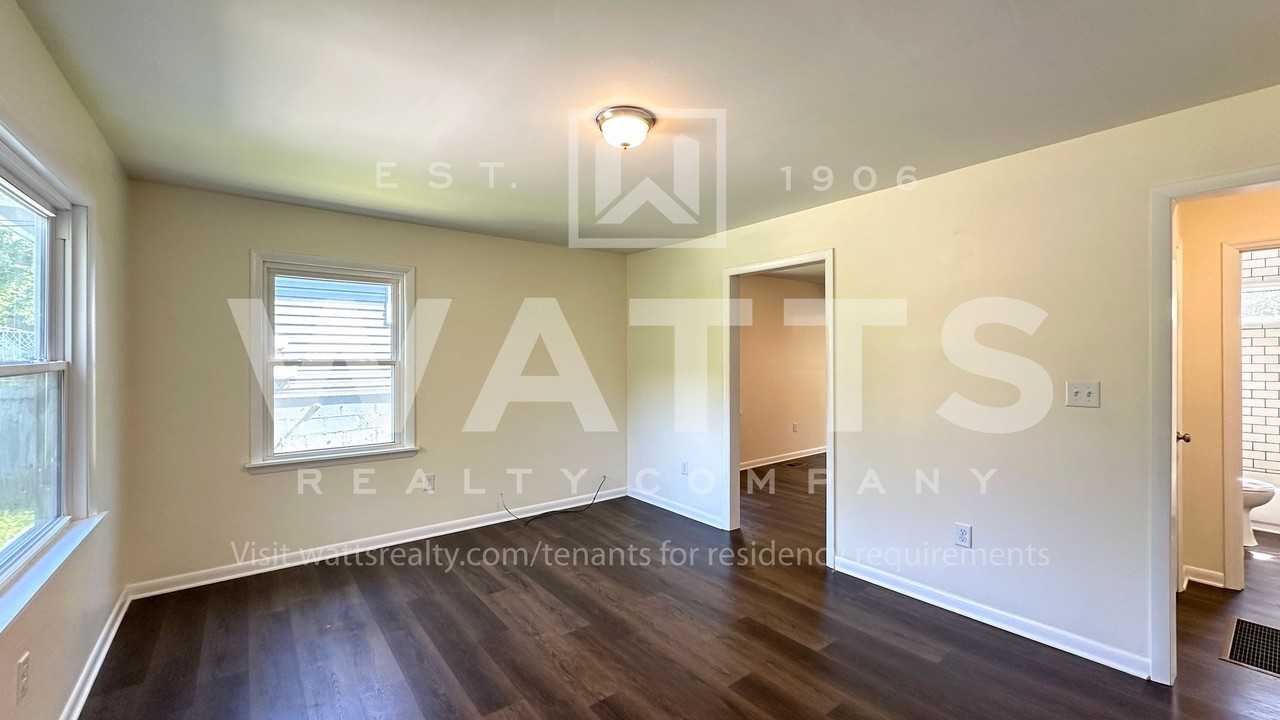 637 62nd St S - Photo 3 of 16