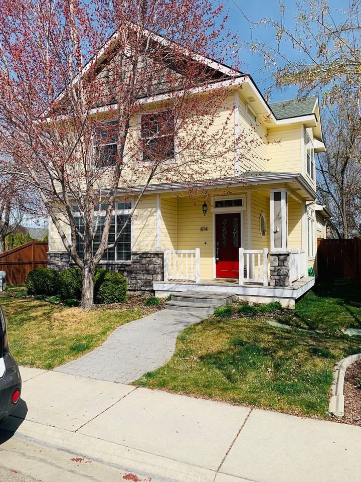 814 E Denise St - Photo 2 of 29