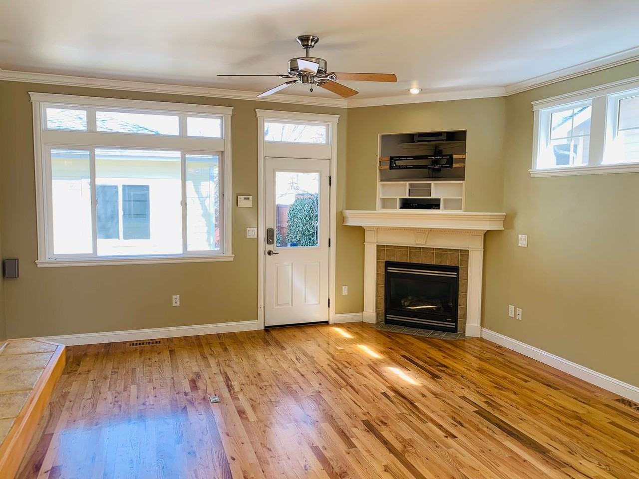 814 E Denise St - Photo 4 of 29