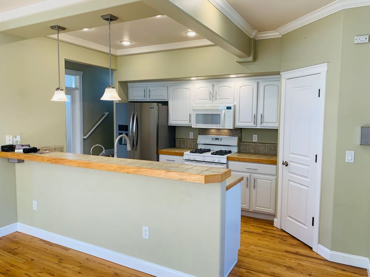 814 E Denise St - Photo 6 of 29