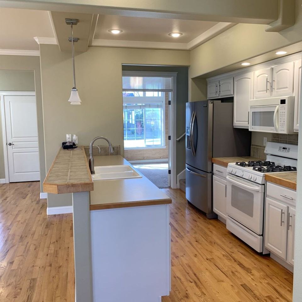 814 E Denise St - Photo 7 of 29