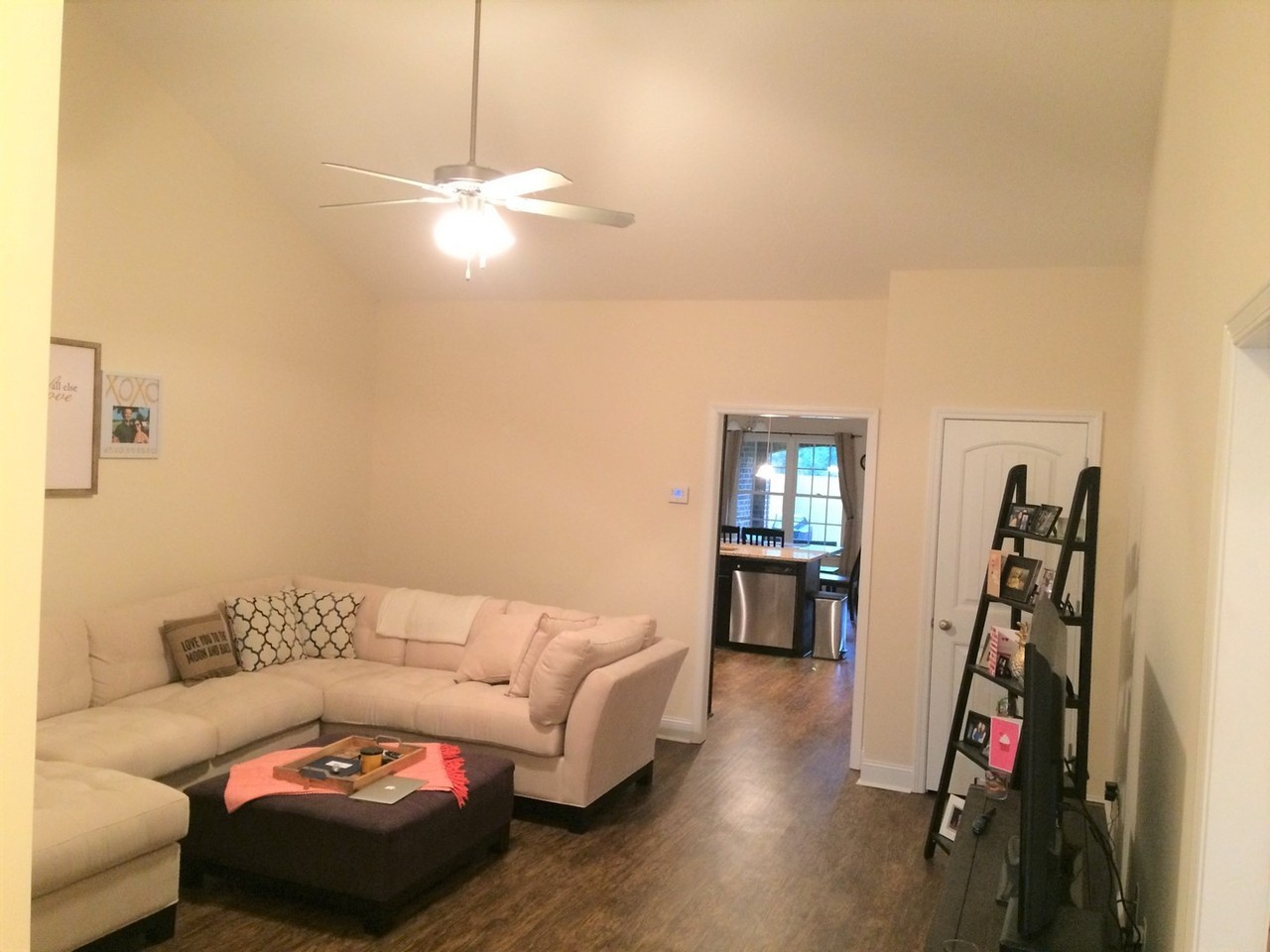 112 Ledbury Cv - Photo 4 of 15