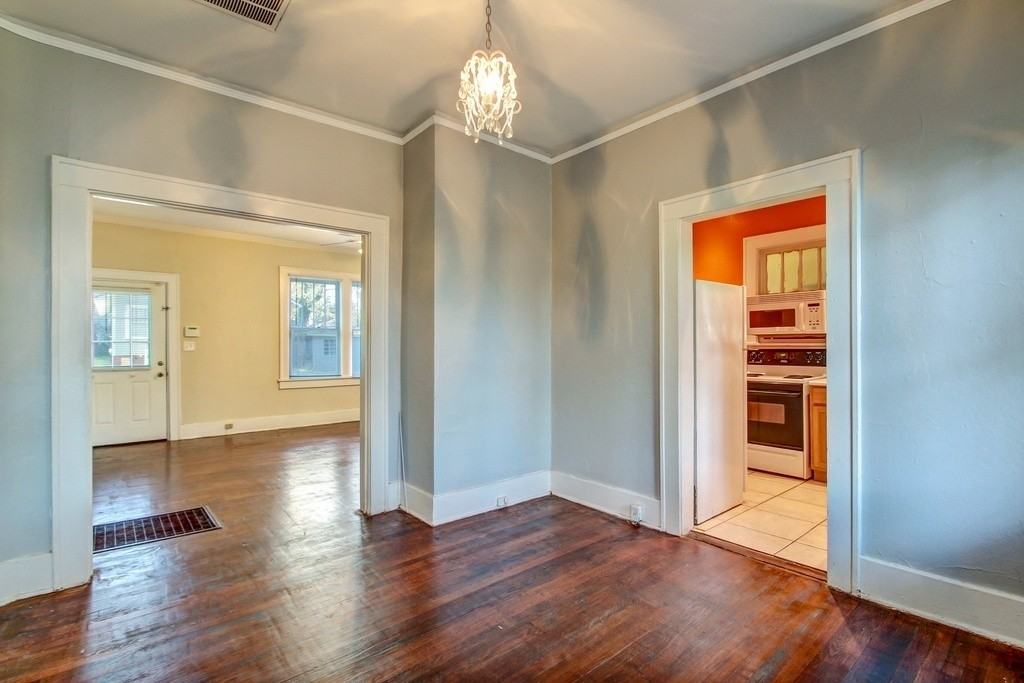 1318 Se 36th St - Photo 2 of 23