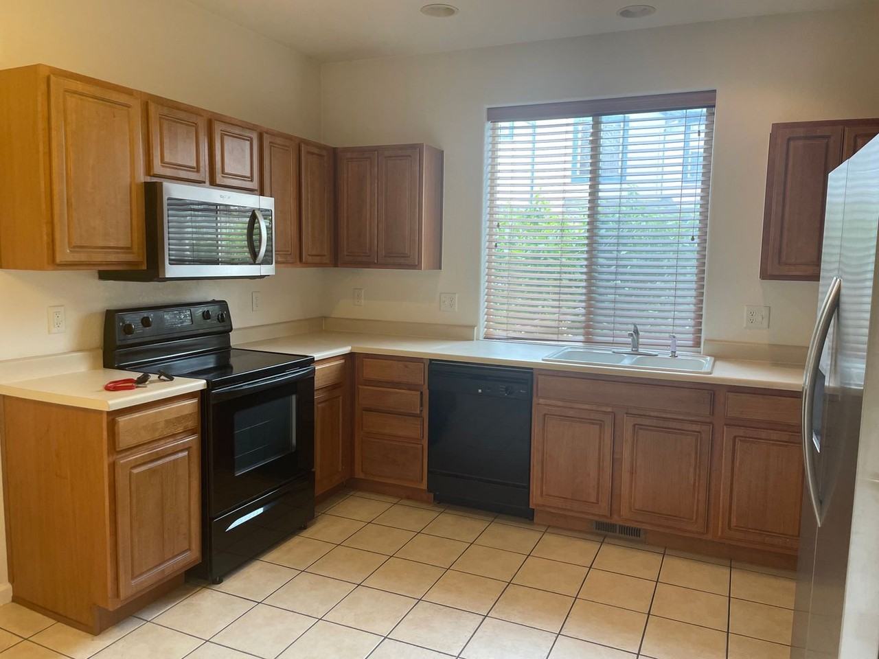 2845 Willow Tree Ln #E - Photo 7 of 26