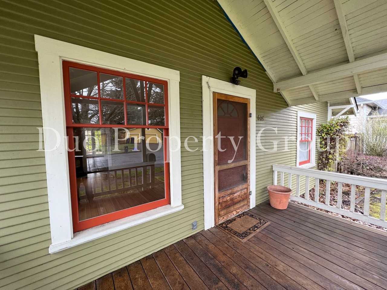 608 C St - Photo 3 of 21