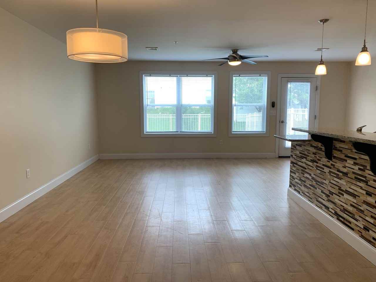 212 Merriweather Dr - Photo 4 of 45