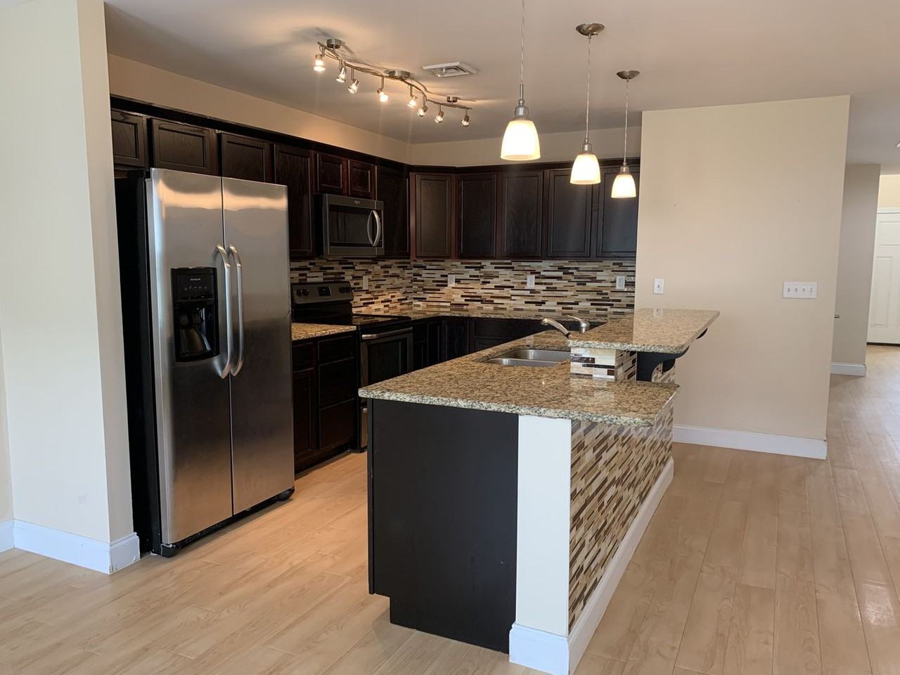 212 Merriweather Dr - Photo 7 of 45