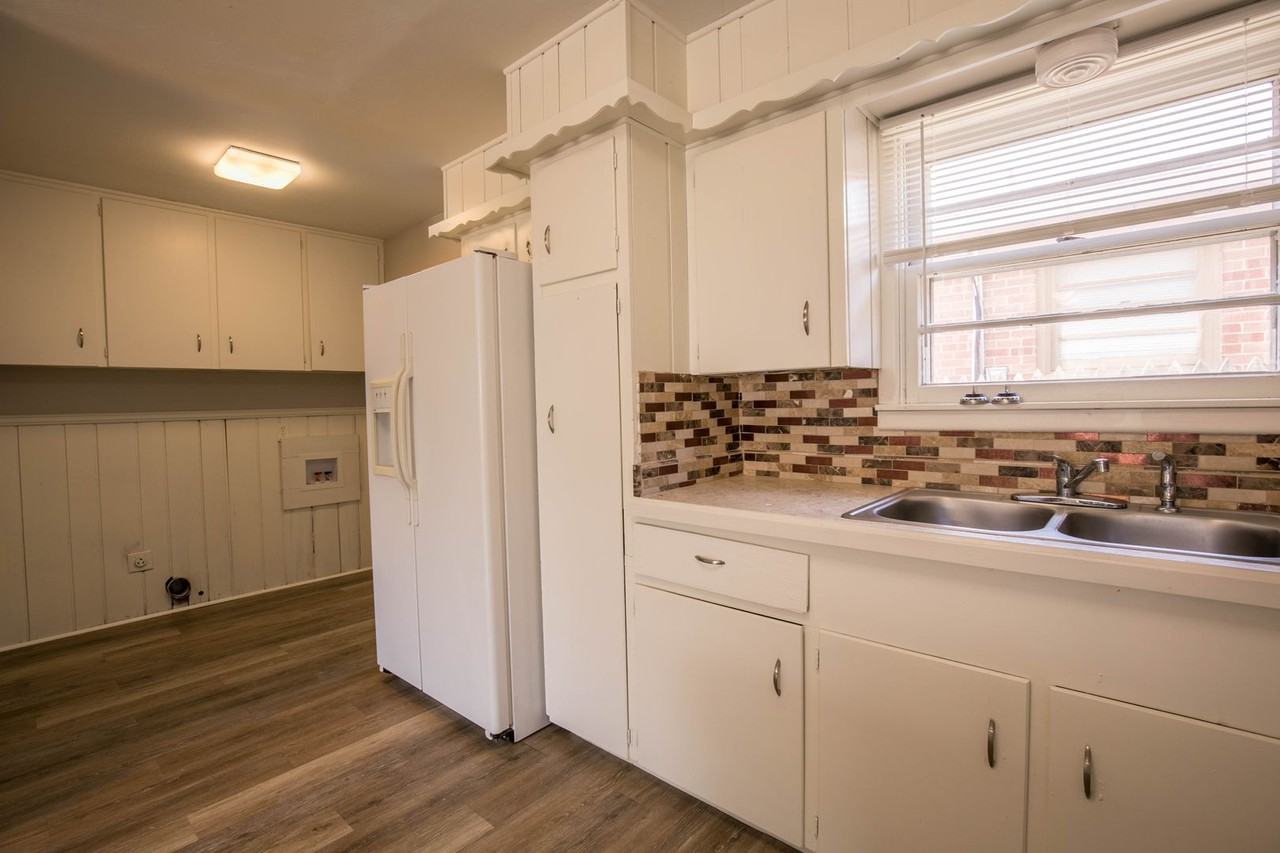 2308 62nd Street #B - Photo 5 of 18