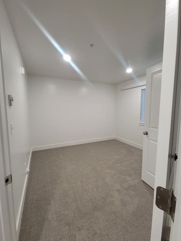3649 E Gample - Photo 4 of 35