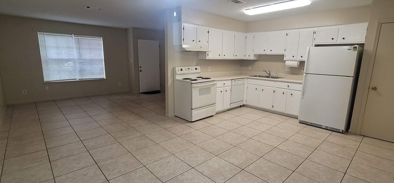 8812 N Pembroke Ct - Photo 5 of 19