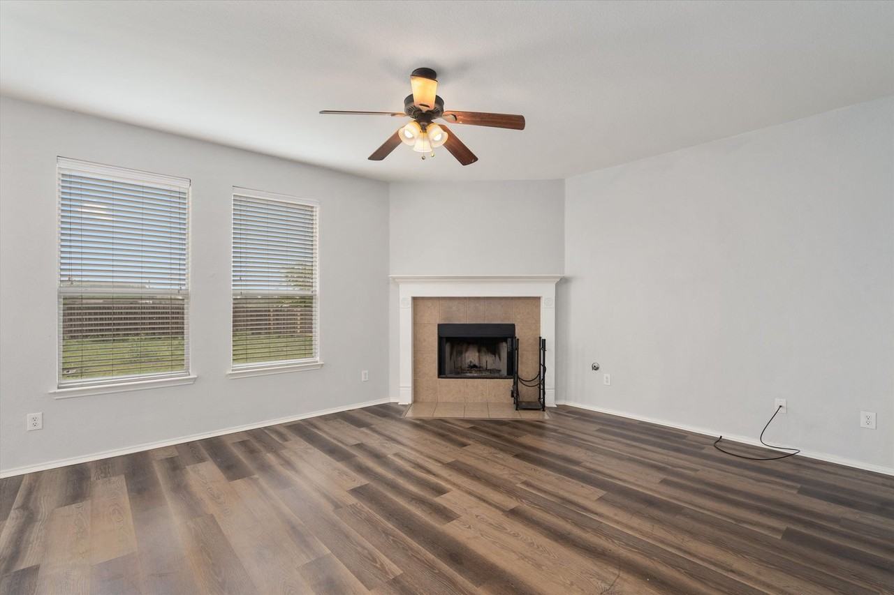 2277 Green Meadows Ln - Photo 5 of 30