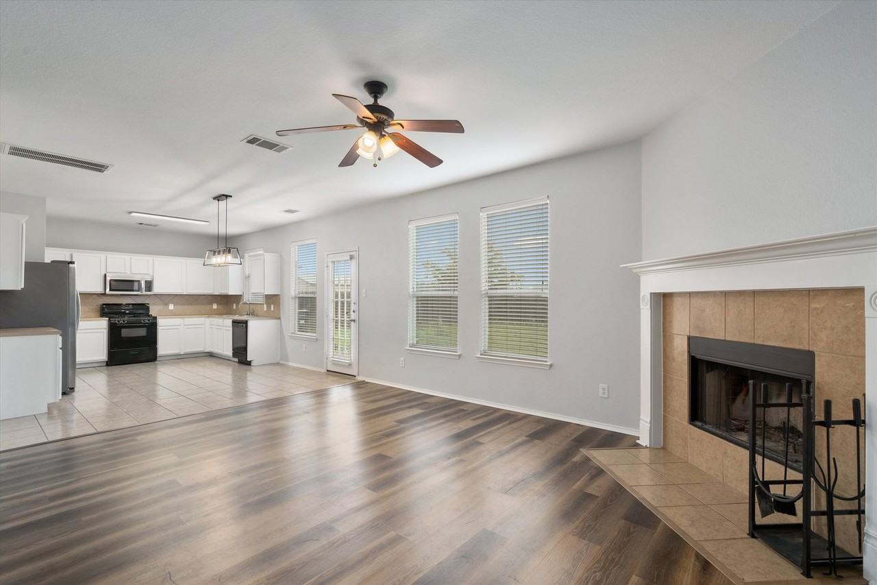 2277 Green Meadows Ln - Photo 6 of 30