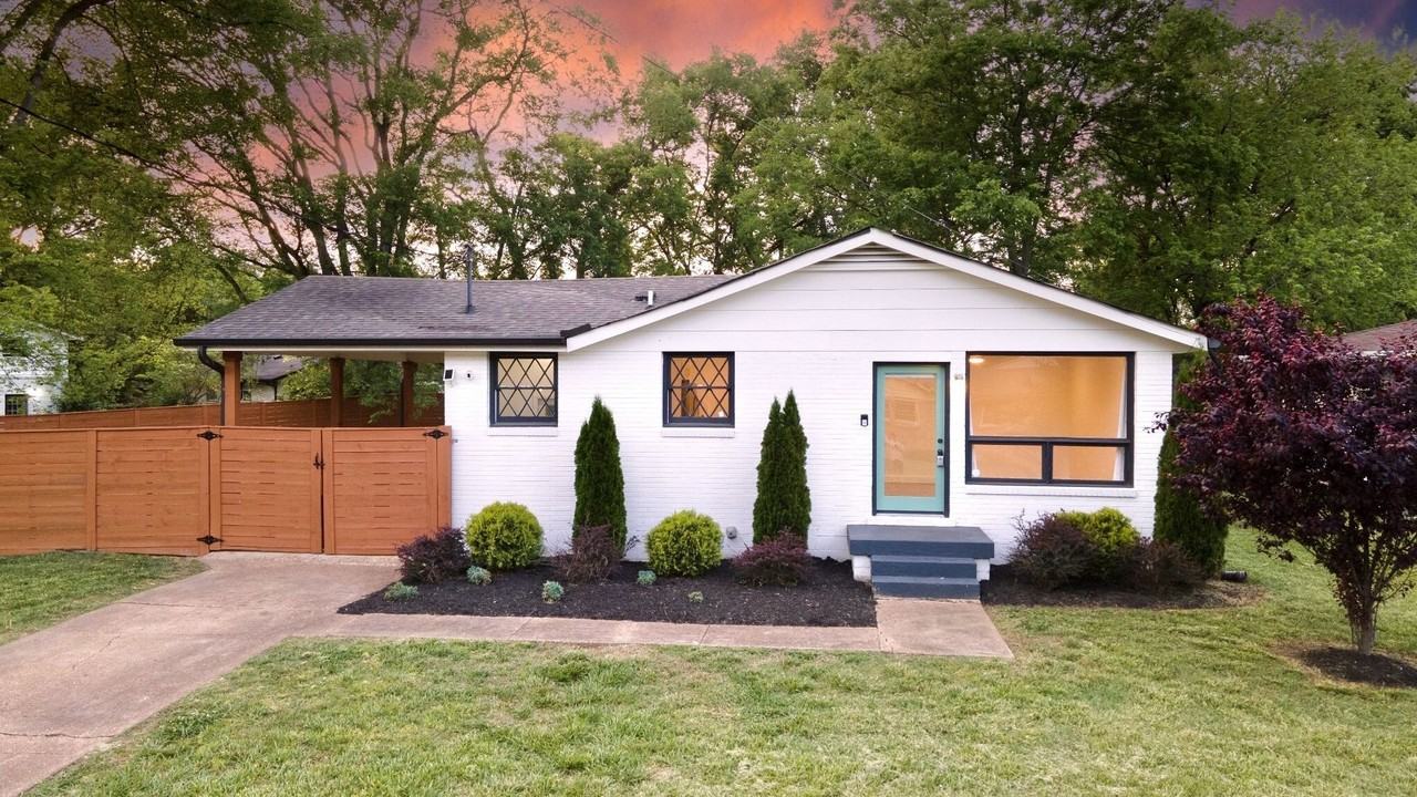 3205 Crislynndale Dr - Photo 2 of 30