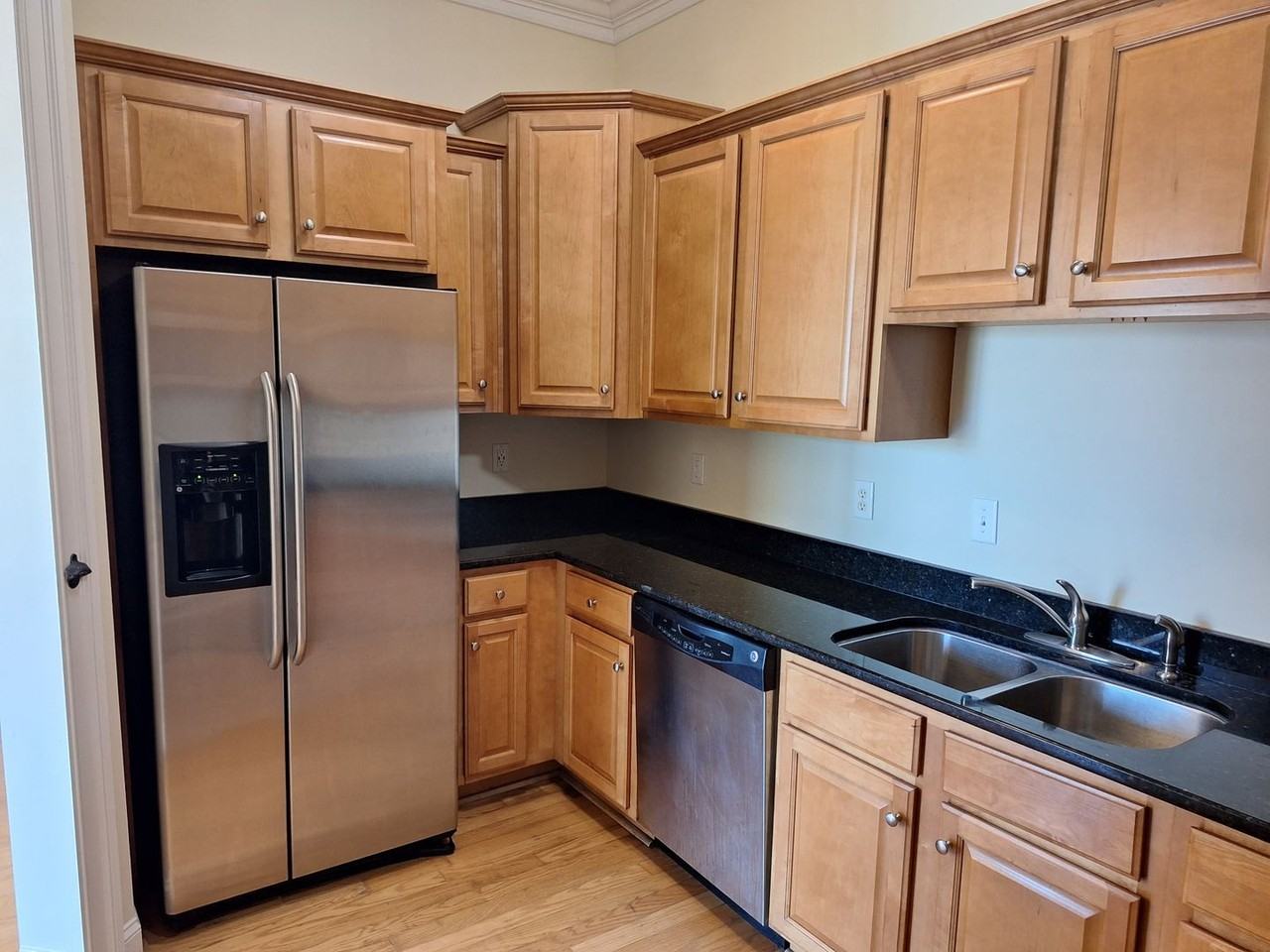 5215 Center St #201 - Photo 6 of 21