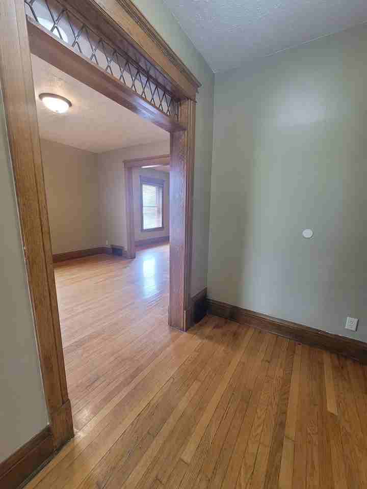 568 S 26th Ave - Photo 2 of 9