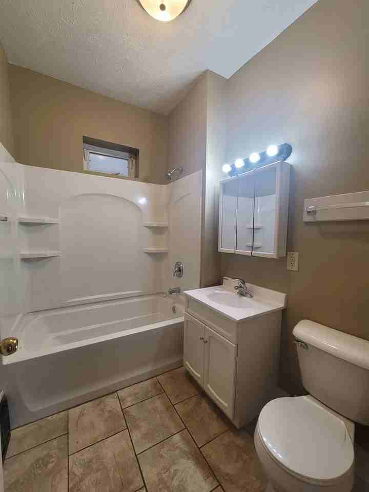 568 S 26th Ave - Photo 7 of 9