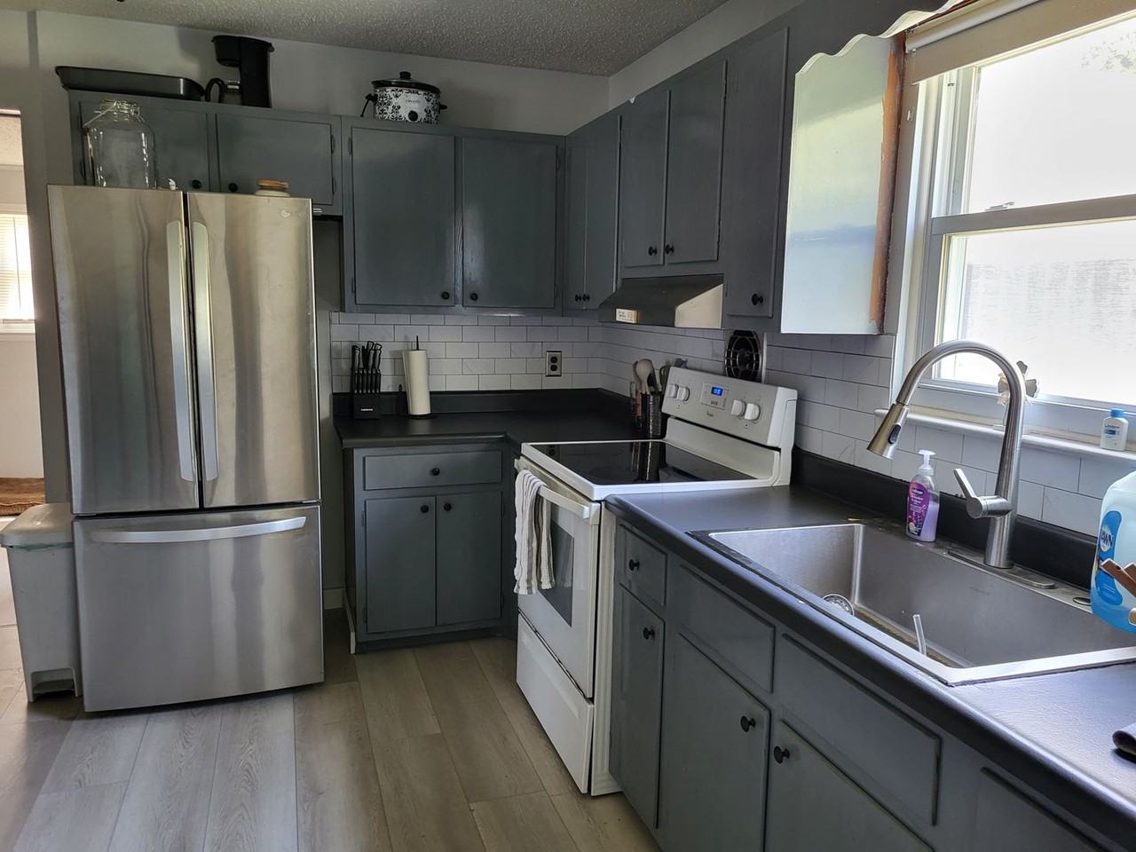 296 Kesselring Ave - Photo 3 of 18