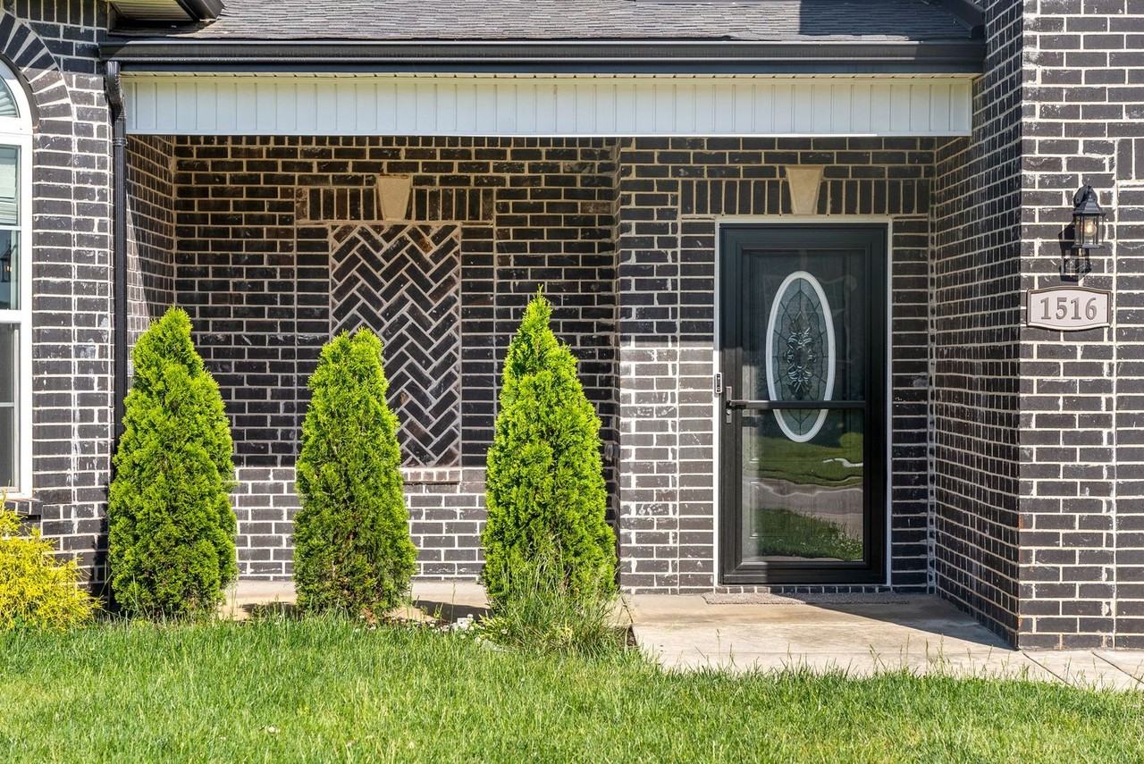 1516 Kestrel Dr - Photo 3 of 35