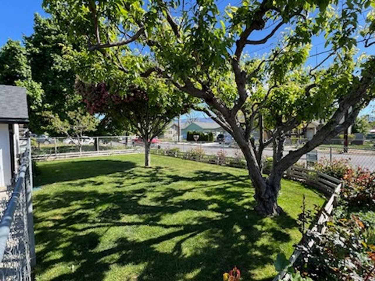 934 Methow St - Photo 2 of 5